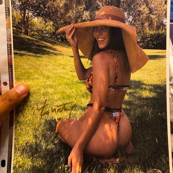 Kourtney Kardashians signed with COA - Picture 1 of 3